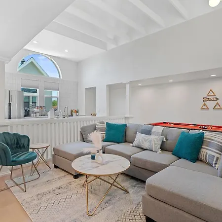 Peaceful Phoenix Getaway - Central Location, Family-Friendly & Pool Table! Exterior photo