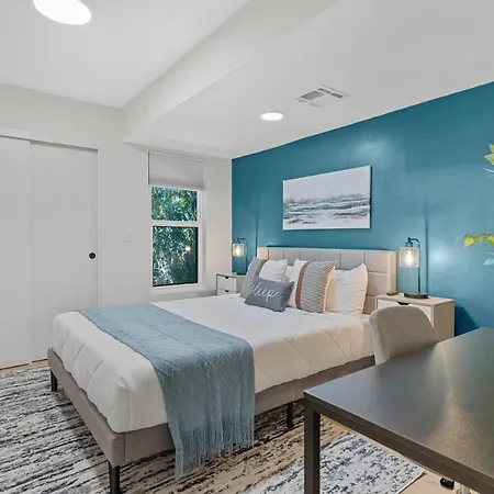 Peaceful Phoenix Getaway - Central Location, Family-Friendly & Pool Table! Exterior photo
